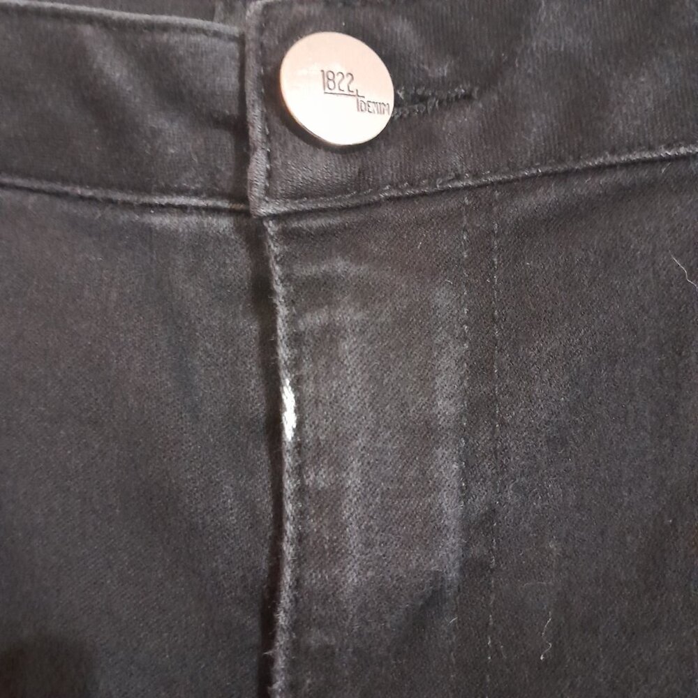 1822 DENIM Black Shorts Plus Size 16 - Picture 2 of 9